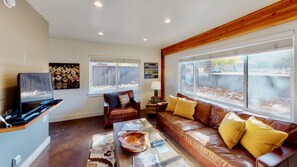 TV - Moab Flats #4 | 1 Bed, 1 Bath (Moab)