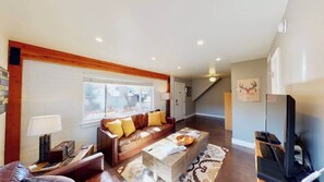 TV - Moab Flats - 4, All-Star Downtown Location, Pet Friendly (Moab)