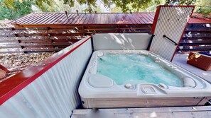 Outdoor spa tub - Moab Flats - 3, Escape to Moab! Walking Distance t (Moab)