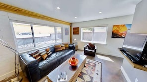 TV - Moab Flats - 1, Instaworthy Decor and Location (Moab)
