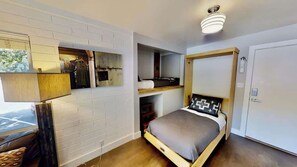 1 bedroom, iron/ironing board, WiFi (free), bed sheets - Moab Flats - 8, Southwest Luxe, Escape from the world (Moab)