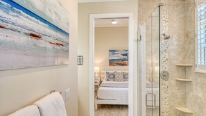 4 chambres, fer et planche à repasser, Wi-Fi gratuit, draps fournis