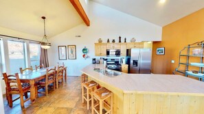 Coffee/tea maker, microwave, oven, stovetop - Arches Abode - A3, 3 Bedroom Condo, Private Hot Tub (Moab)