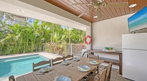 Outdoor dining
