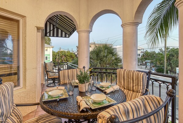 Outdoor dining