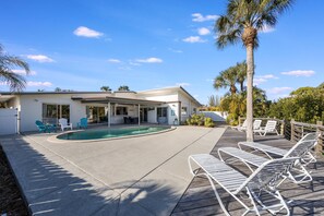 A heated pool, sun loungers - Villa De Paradisio | Waterfront Home w/ Private Pool, Fishing Dock, Close to Beach & Village! (Siesta Key)