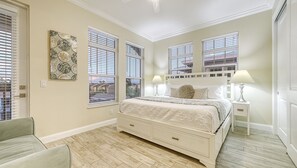 4 slaapkamers, een strijkplank/strijkijzer, gratis wifi, beddengoed