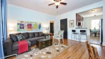 Téléviseur, bureau