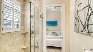 Shower, hair dryer, towels, shampoo - The Abalone |  Luxury Pet Friendly Home, 2 Heated Pools, Ping Pong Tables Steps to Beach! (Sarasota)