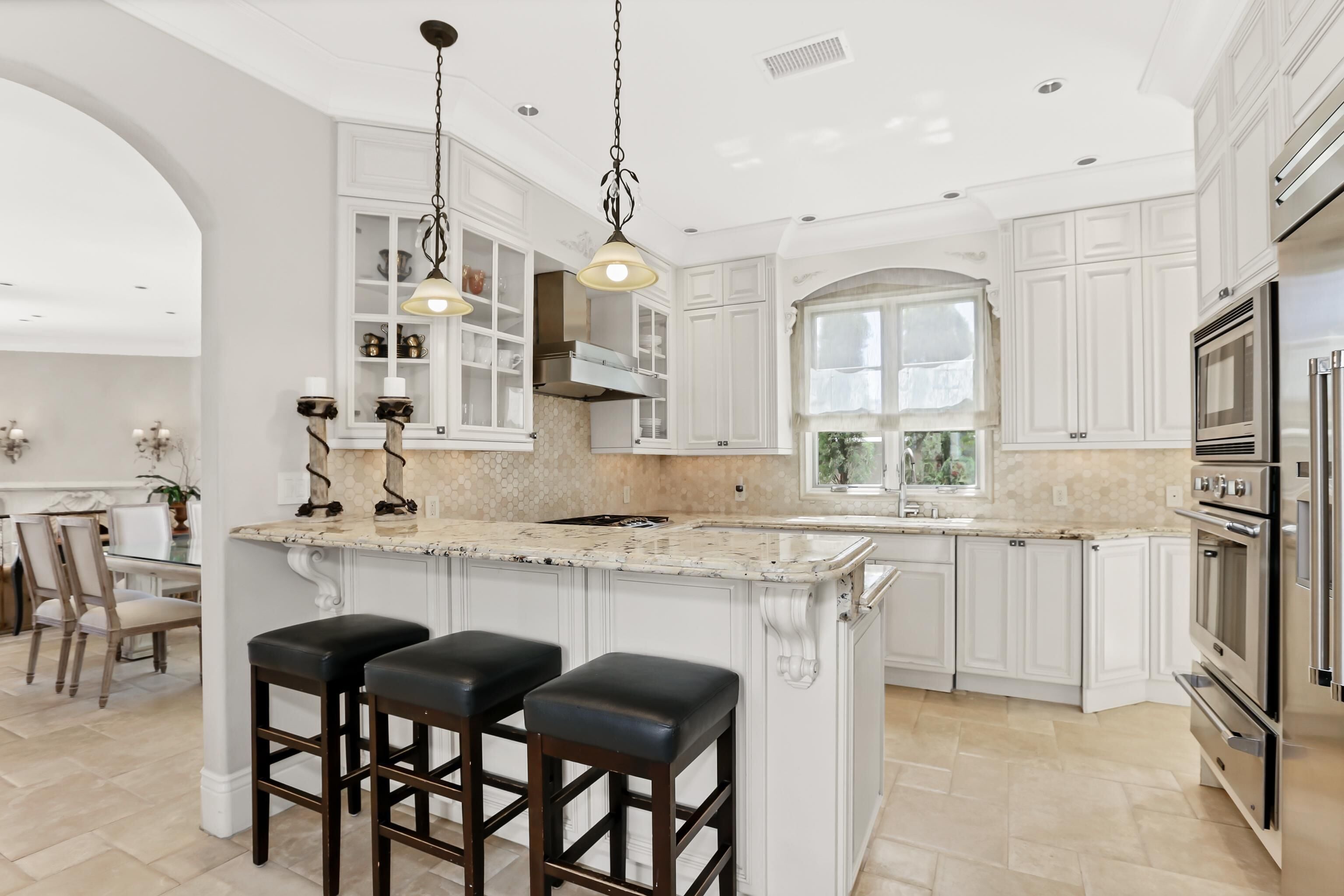 冰箱、微波炉、烤箱、炉灶