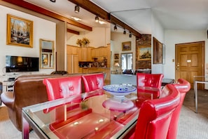 Interior - Bright Condo w loft, walk to Vail Ski School, VTE6 (Vail)