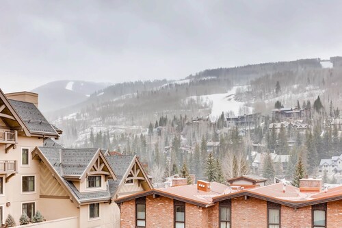 Chimenea de leña y ubicación entre Vail y Lionshead Village | Escorpio 304