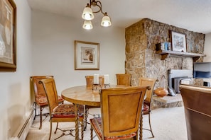 Dining - Wood Fireplace, btwn Vail Lionshead Villages SC304 (Vail)