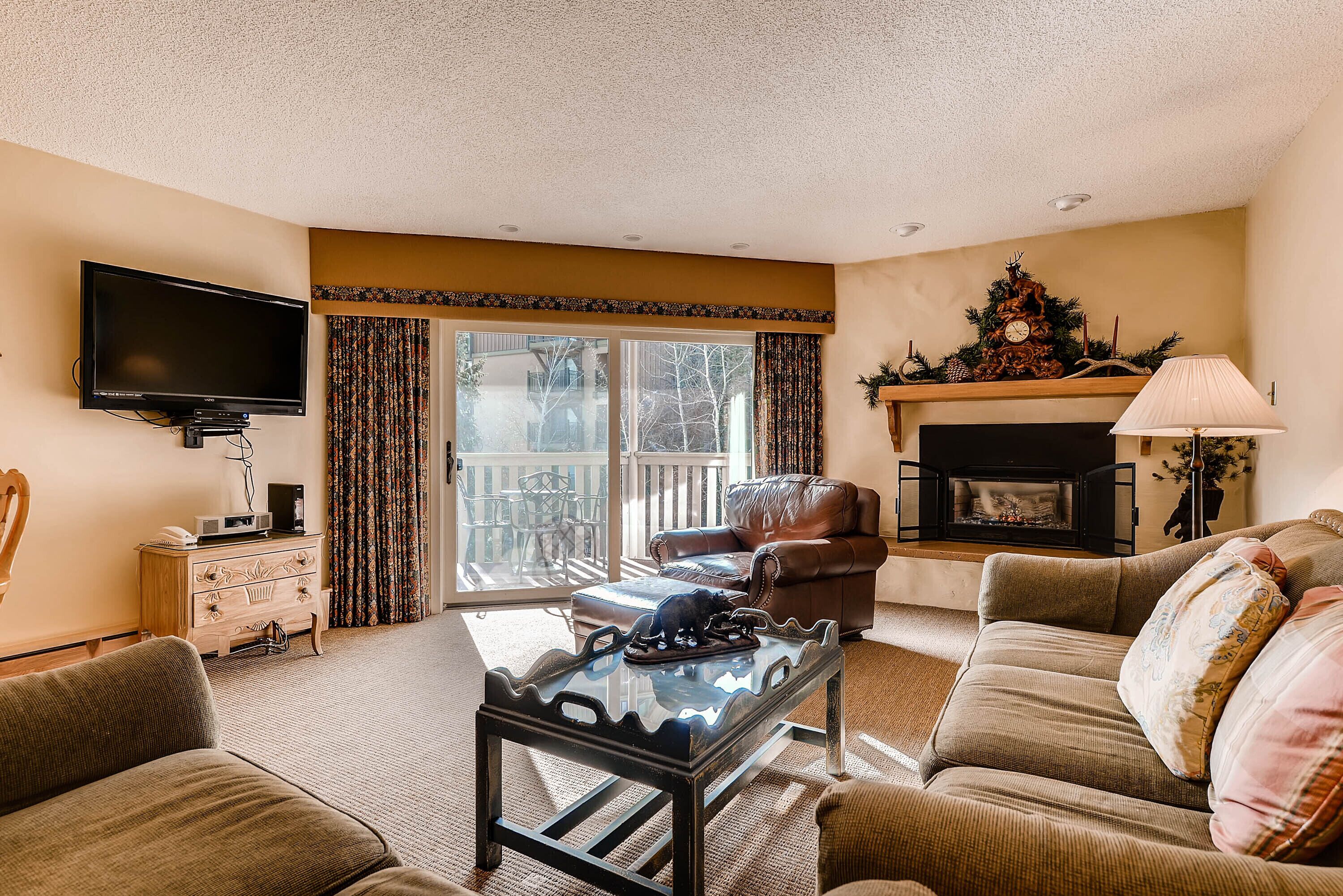 Vail Ski Condo steps to Mountain | W306L