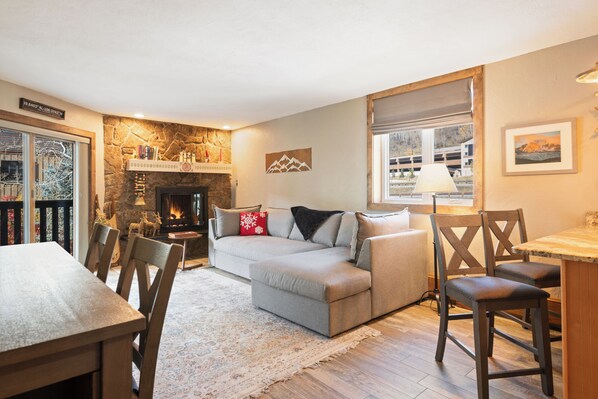 TV, fireplace, offices