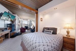 Iron/ironing board, free WiFi, bed sheets - 4th Floor Studio - Views - Deck - Ski in/Ski Out - Affordable (Durango)