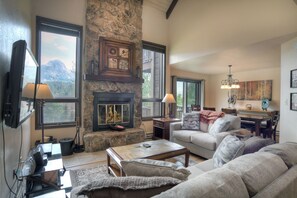 TV, fireplace - Spacious Condo/ Great Views/Heated Pool/Enclosed Loft (Durango)