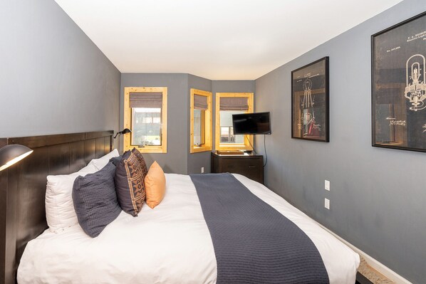 2 chambres, fer et planche à repasser, Wi-Fi gratuit, draps fournis