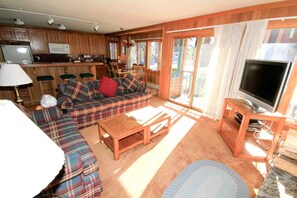 Télévision, cheminée