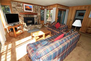 TV, fireplace