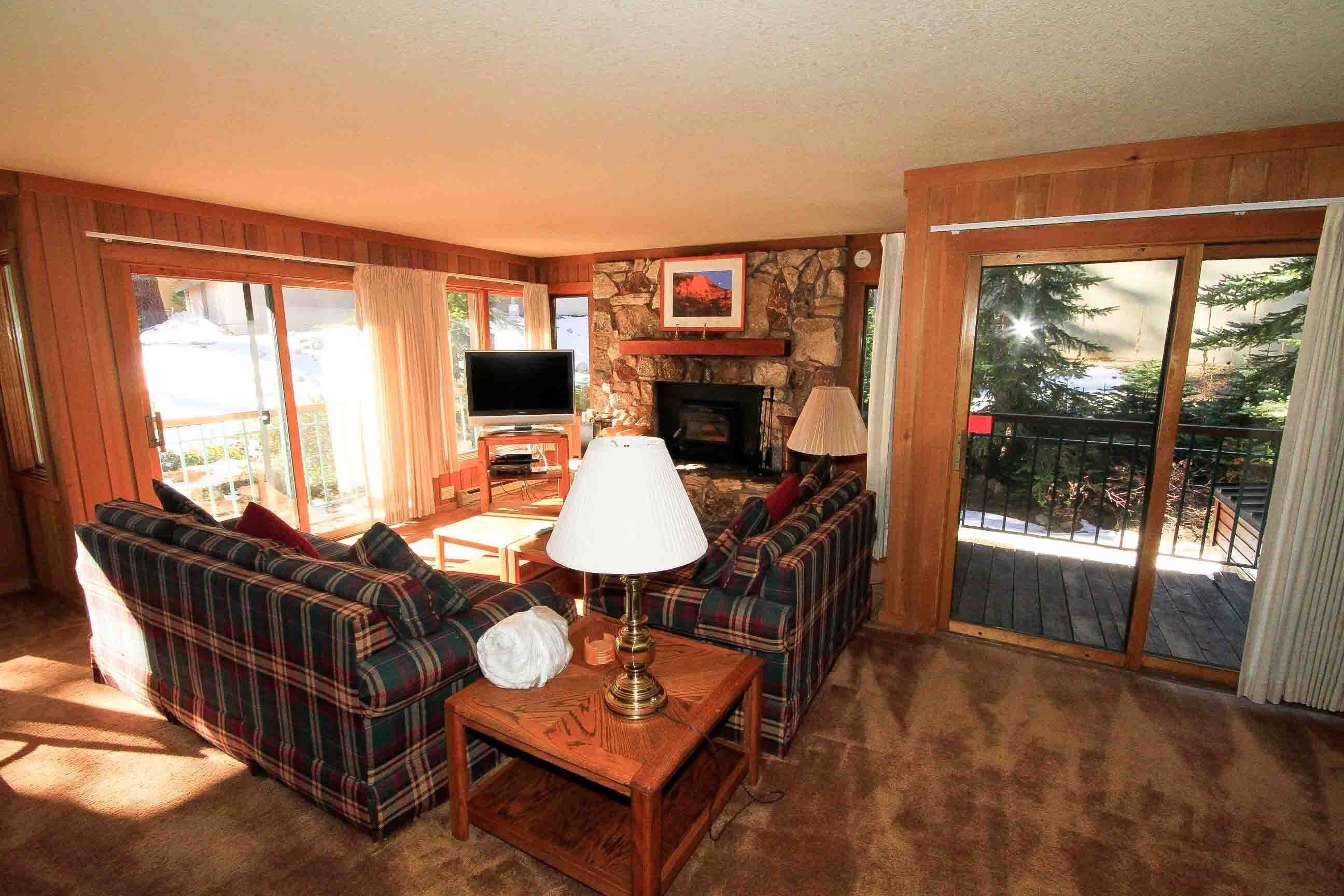 Televisión, chimenea