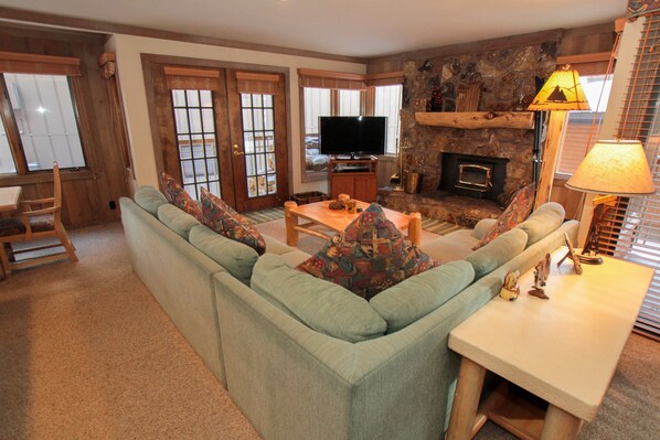 TV, fireplace, DVD player