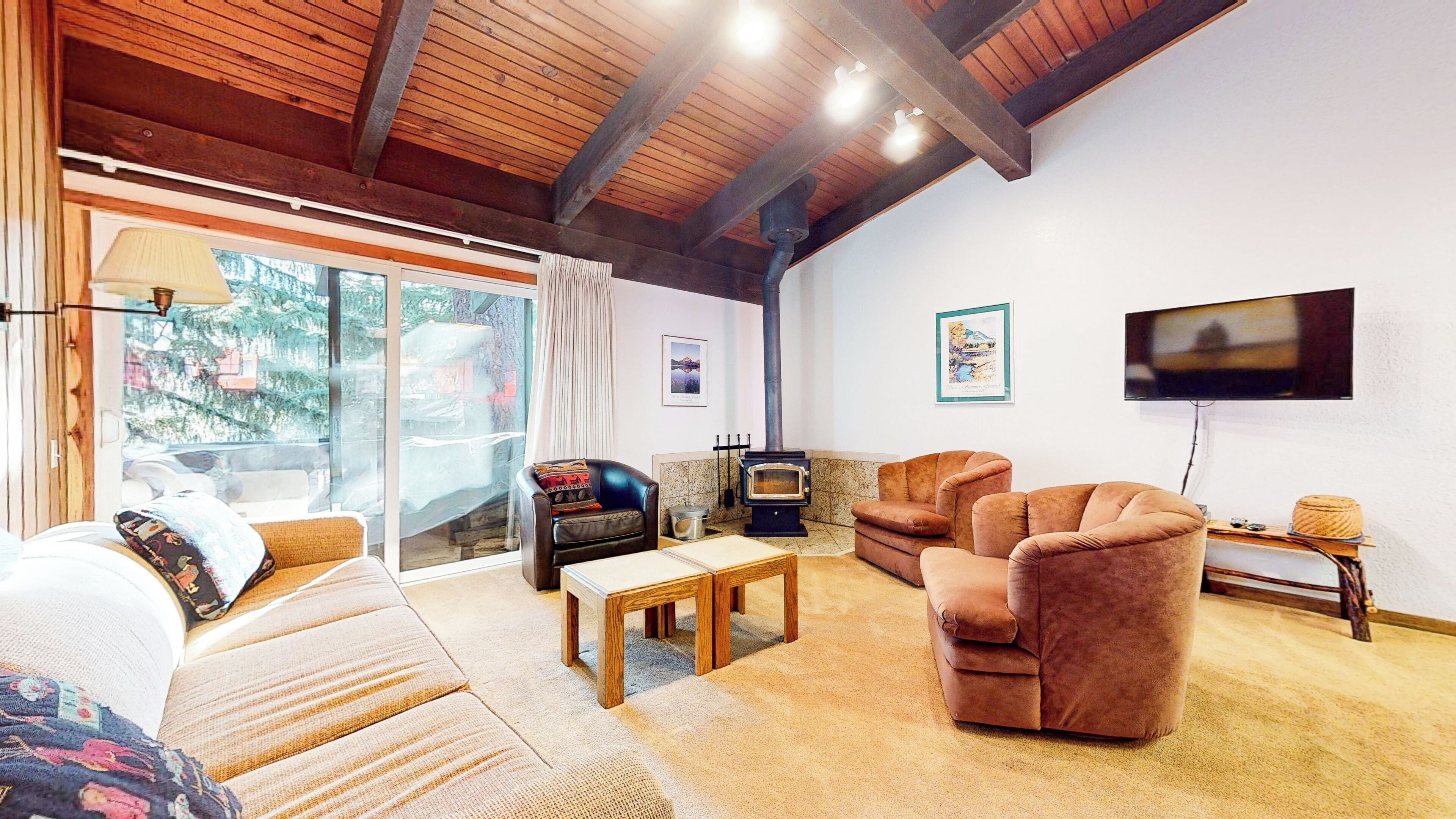 Fireplace, DVD player