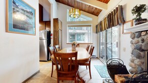 Dining - Centrally Located, Large Home, Private Balcony. Tennis Courts & Pool On-site (Mammoth Lakes)