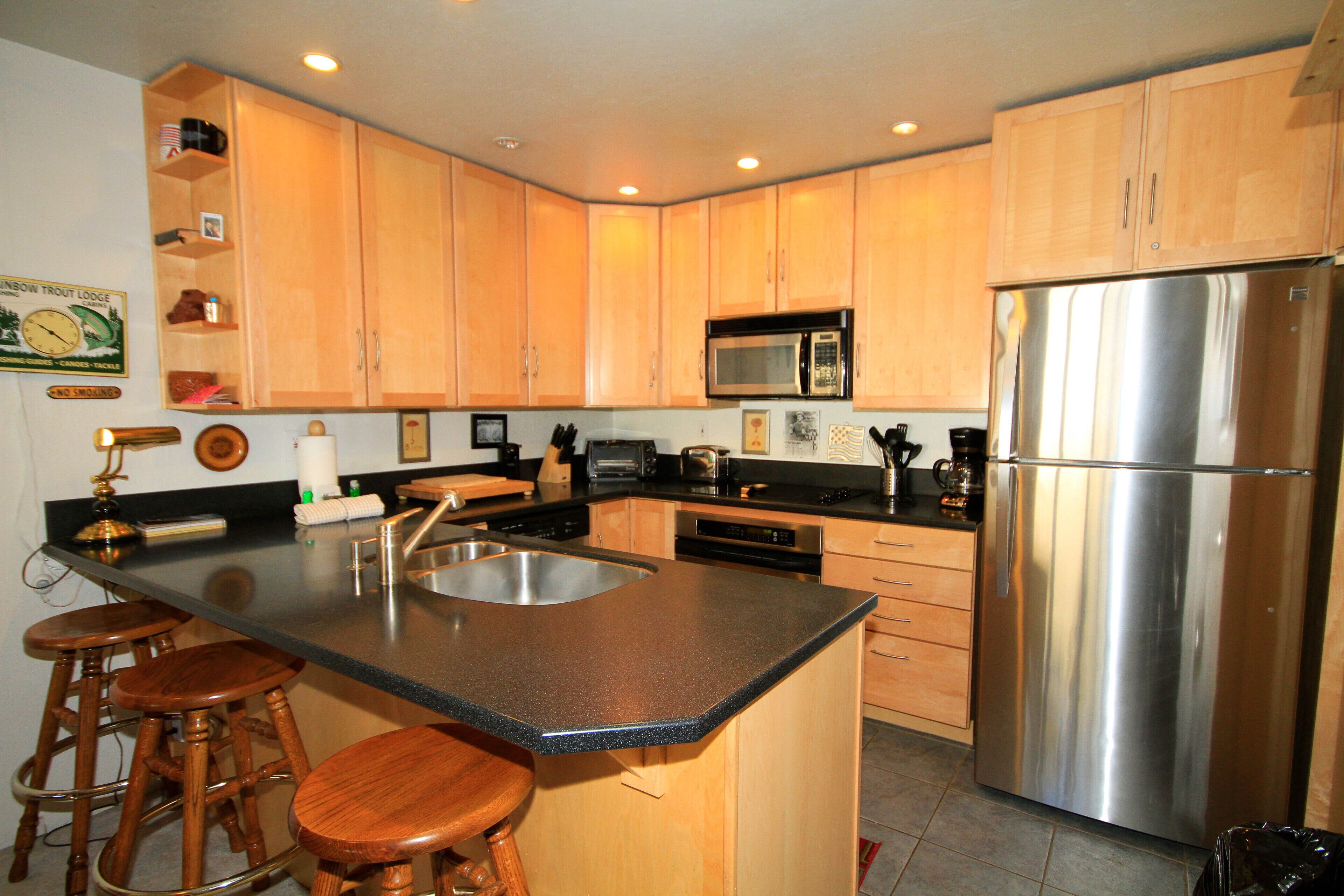 冰箱、微波炉、茶具/咖啡用具、烤面包机