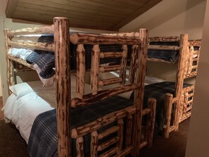 3 bedrooms, free WiFi, bed sheets