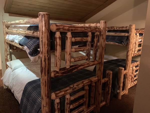 3 bedrooms, free WiFi, bed sheets
