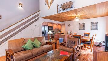 Televisión y chimenea