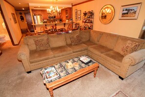 Télévision, cheminée, lecteur de DVD