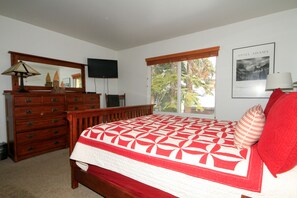 2 bedrooms, Internet, bed sheets - Discovery 4 #152, Loft, Pet Ok (Mammoth Lakes)