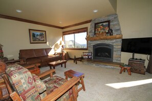 TV, fireplace, DVD player