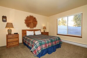 2 bedrooms, free Internet, bed sheets - Discovery 4 #125 2 Bedroom 2 Bath (Mammoth Lakes)