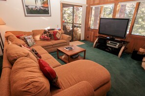 TV, fireplace - Mountainback #41, Loft (Mammoth Lakes)