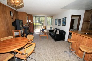 Interior - Crestview #17 1 bedroom 1.5 Bath (Mammoth Lakes)