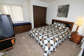 1 bedroom, iron/ironing board, Internet, bed sheets - Crestview #17 1 bedroom 1.5 Bath (Mammoth Lakes)