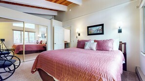 4 Schlafzimmer, Bügeleisen/Bügelbrett, WLAN, Bettwäsche