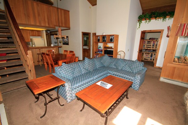 TV, fireplace, DVD player - Mountainback #115, 3 bedroom, loft (Mammoth Lakes)
