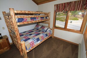 3 bedrooms, free WiFi, bed sheets