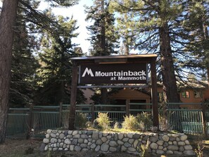 Property grounds - Mountainback #34, Corner (Mammoth Lakes)