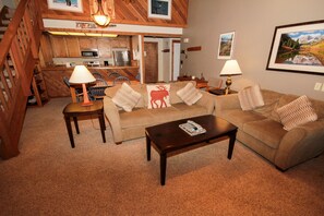 TV, caminetto, lettore DVD