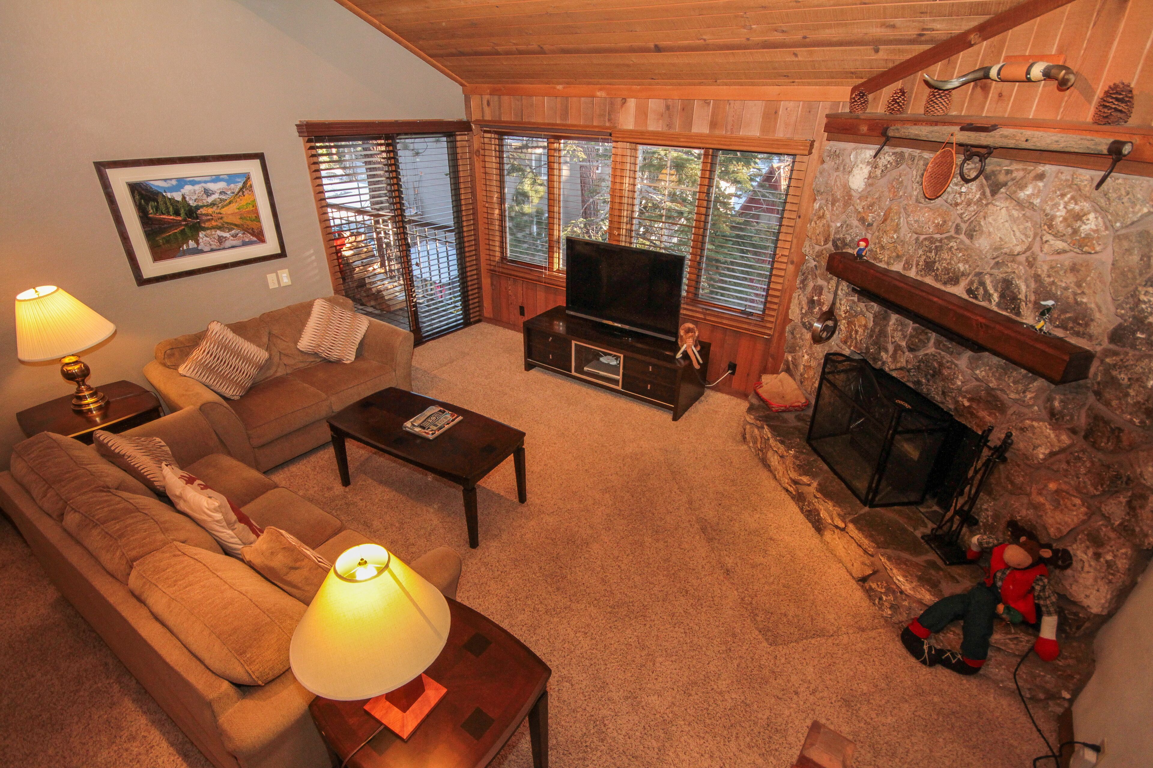 TV, fireplace, DVD player