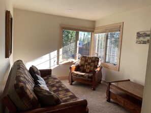 TV, caminetto, lettore DVD