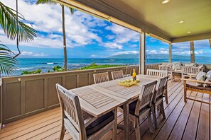 Outdoor dining - Kahana Village #30 Beach Front Luxury (Lahaina)