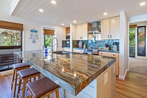 Fridge, microwave, oven, stovetop - Luxury Newly Remodeled 3 Bedroom Condo 20 ft from Beach (Lahaina)