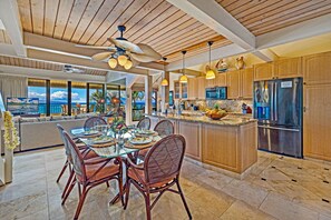 Dining - Kahana Village #21 Beach Front Luxury (Lahaina)