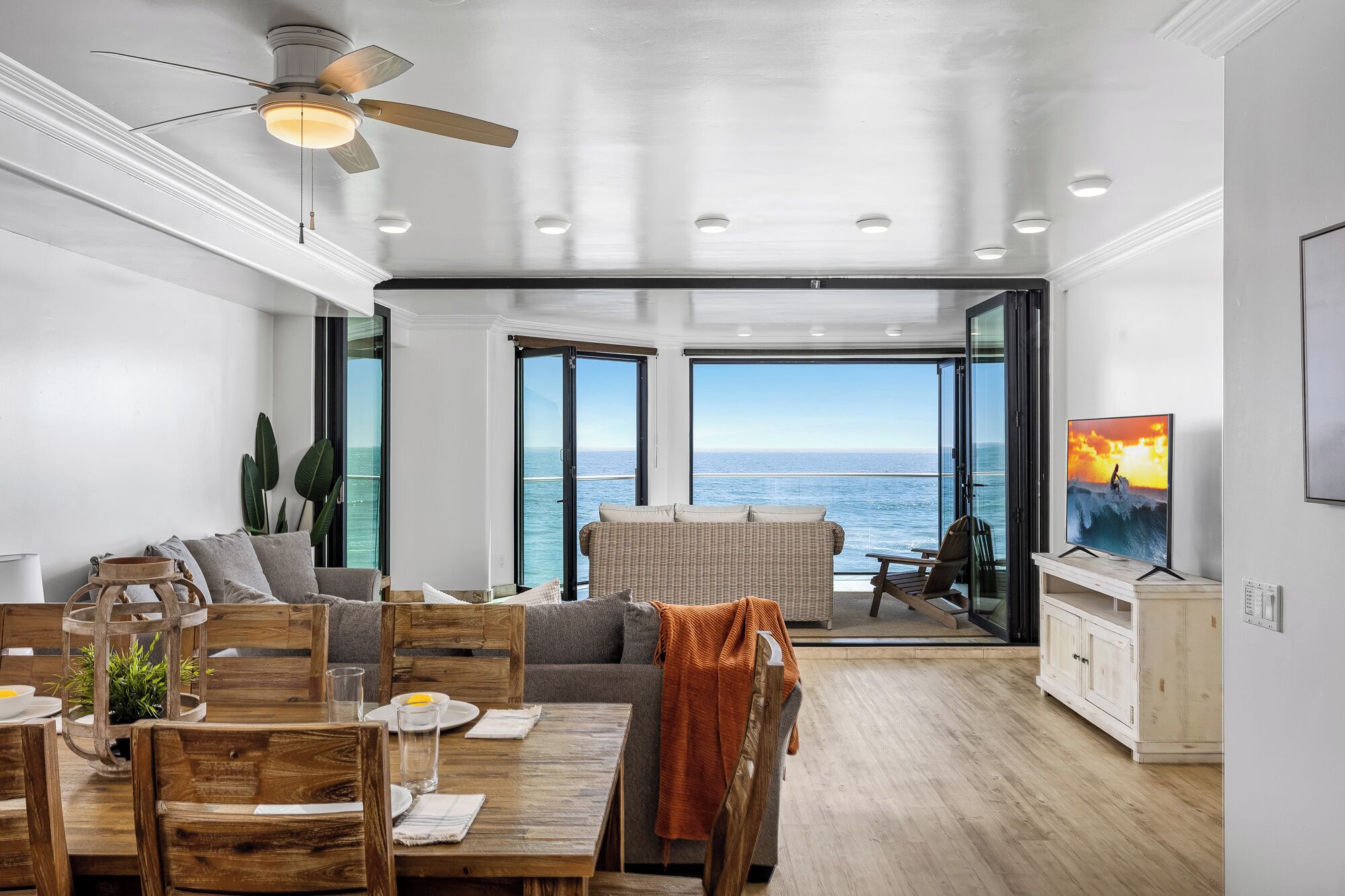 Oceanfront Luxury Vacation Rental P809-4